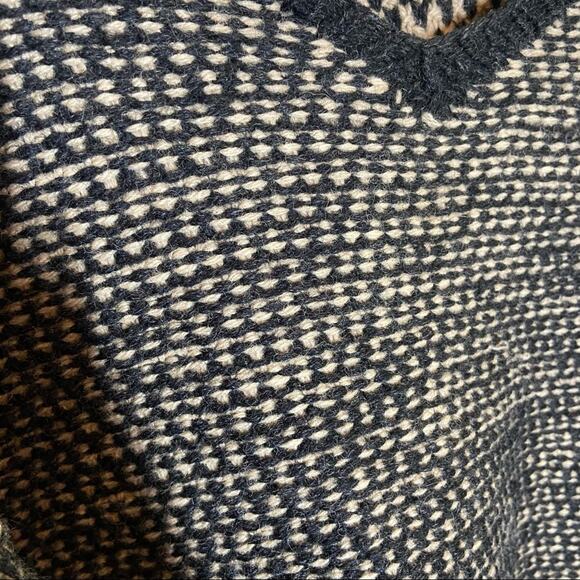 J. Crew Always 100% wool sweater v-neck size large - Picture 2 of 4